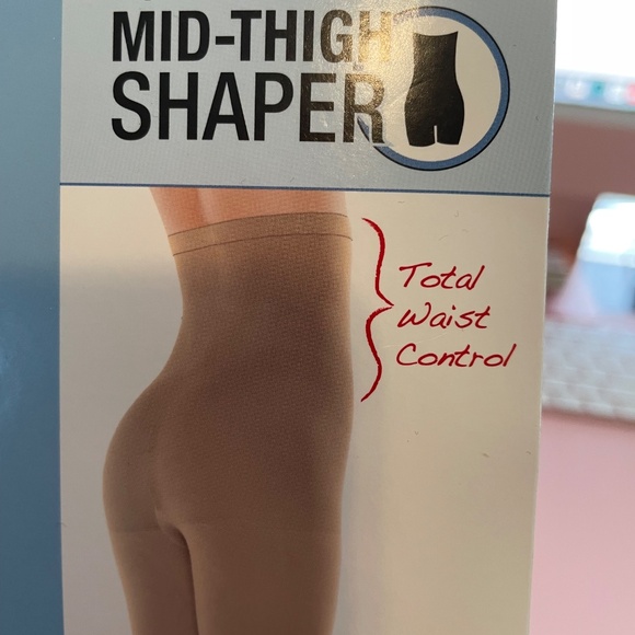 Hi-Waist Mid-Thigh Shaper - Picture 6 of 6